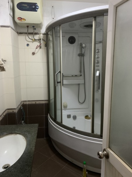 Chính chủ cho thuê căn hộ ngõ 105 Xuân La 4Tx75m, có thang máy, chỗ để ô tô. 22tr/t