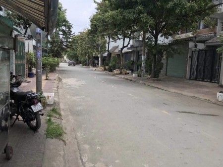 Chính Chủ Bán Nhà Mặt Tiền Phường Phước Bình Thủ Đức DT 210m2 Giá Giảm Mạnh 12 Tỷ