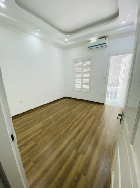 Cần bán nhà Trần Khát Trân, Hai Bà Trưng 39m2, 5 tầng,mặt tiền 3,6m, 4.1 tỷ.