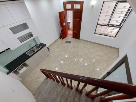Nhà Tôn Thất Tùng trung tâm đầy đủ tiện nghi giá bán 4.65 tỷ sổ sẵn chính chủ
