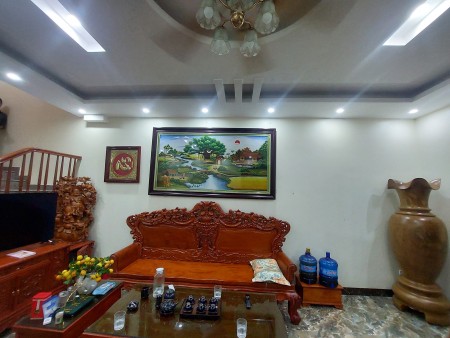 Bán nhà mặt phố Ngọc Thụy giá rẻ đúc kiên cố 5 tầng, giá tốt đầu tư