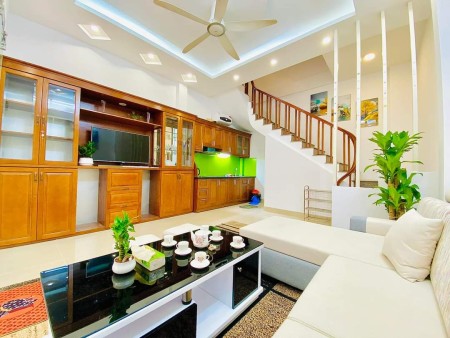 Bán nhà đẹp 5 tầng Xuân La gần hồ sát chợ ngõ thông giá chỉ nhỉnh 4 tỷ