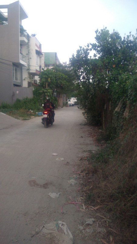 Cho thuê lô đất 2 MT đường xe tải, gần đường An Phú Đông 9, Quận 12 giá thương lượng