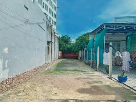 Bán đất gấp đất nằm dọc theo QL22