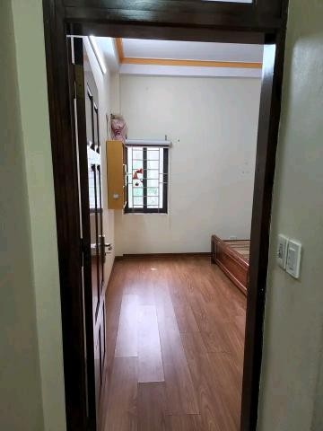 Lô góc ngõ thông thoáng nhà như mới gần ô tô không 1 lỗi nhỏ, khu an ninh
