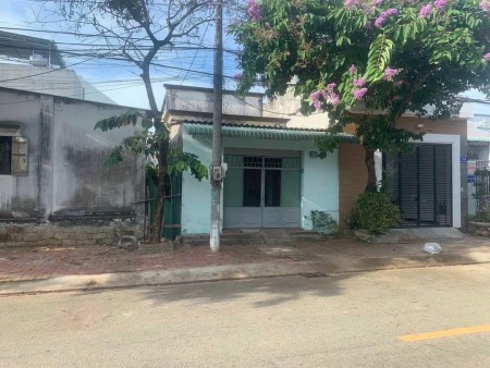 Bán nhà cấp 4 mặt tiền đường Thích Thiện Chiếu p. Long Tâm Bà Rịa giá đầu tư