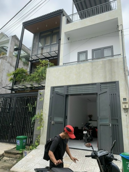 Nhà 1 trệt 2 lầu, mới xây đường Thạnh Xuận 24, Quận 12, giá nhỉnh 4 tỷ