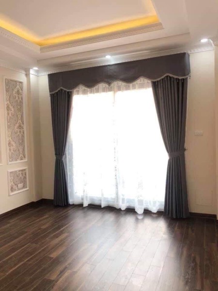 Bán nhà Nguyễn Văn Cừ diện tích 35m2 5 tầng lô góc ngõ thông 3 gác giá 3.8 tỷ
