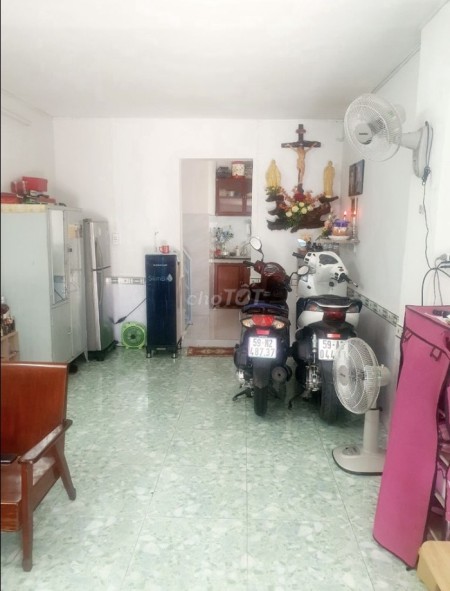 Bán nhà hẻm 78 Tân Hoà Đông p14 Quận 6 1 trệt 1 lầu lh 0932159199