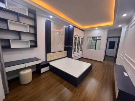 Bán nhà Bùi Xương Trạch Quận Thanh Xuân, ô tô đỗ cửa vào ở được ngay, đúc 5 tầng nhỉnh 4 tỷ