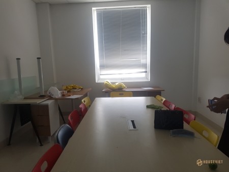 Cho thuê văn phòng 20m2 cho 5-7 nhân viên đường Cách Mạng Tháng 8, Quận 3