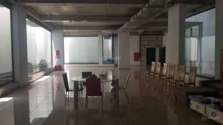Chính chủ cho thuê văn phòng 172 phố Giáp Bát thương lượng chính chủ