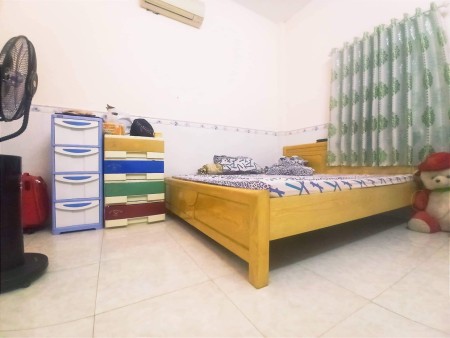 Bán nhà đường Hiệp Thành 17, quận 12, hẻm lớn thông thoáng dt 6 x 8, BTCT 2 tầng, 2PN, 2WC