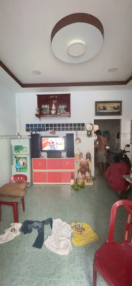 Nhà 2 tầng cần bán gấp đường số 3 ngay chợ Bình Long, hẻm 4m, thông nhiều hẻm