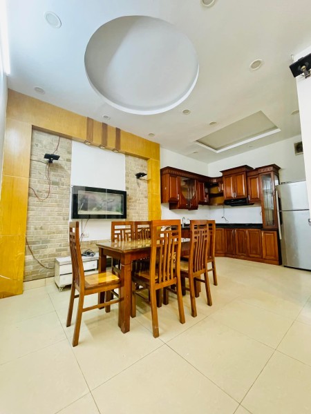 Trung tâm Bách Khoa gần phố gần ô tô nhà đẹp thoáng vào ở luôn giá 4.5 tỷ