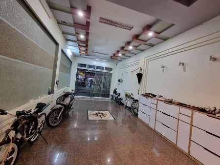 Bán nhà Mễ Trì dân xây 47m, 5 tầng mặt tiền 4.2m giá 4.5 tỷ kinh doanh oto đỗ