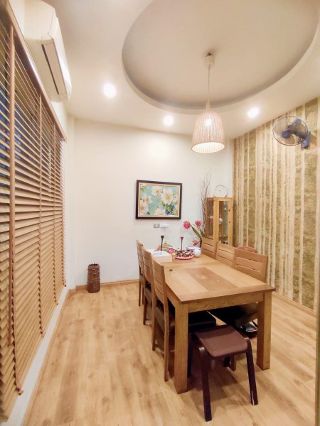 Bán gấp nhà phố Giáp Bát ba gác đỗ cửa full nội thất công năng đầy đủ, giá tốt