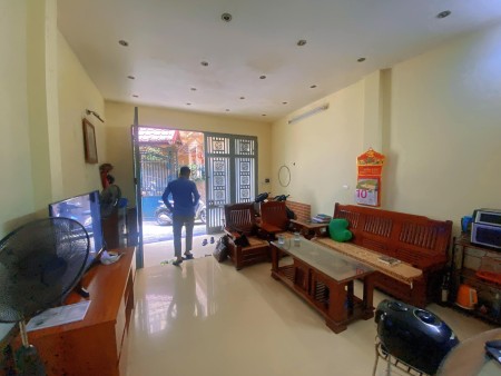 Bán nhà ngõ Yên Hoà Cầu Giấy diện tích 42m2, 4 tầng mt 4.2m, giá 4.98 tỷ