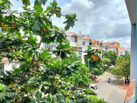 Nhà hiếm bán khu Himlam Nguyễn Thị Thập diện tích 100m2 thang Máy + Hầm + 4 Tầng giá 26 tỷ