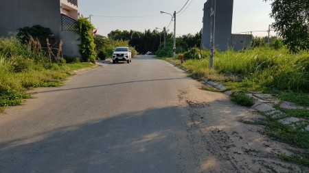 Cho thuê mặt bằng đất giá rẻ 200/74 đường Bưng Ông Thoàn, Phú Hữu, Quận 9