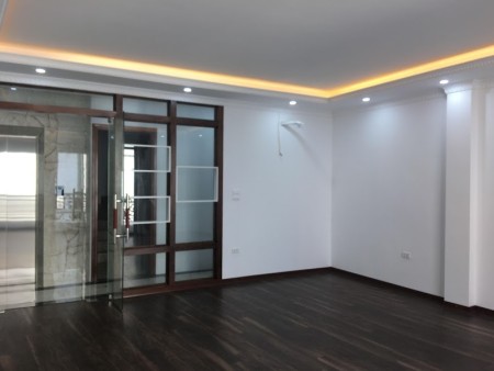 Lạc Long Quân 7 tầng oto tránh nhà mới kính koong giá bán 17.2 tỷ Cầu Giấy
