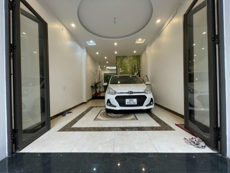 Ô tô kinh doanh, 5 tầng thang máy, 5 phút lên phố thoáng trước sau đầy đủ nội thất