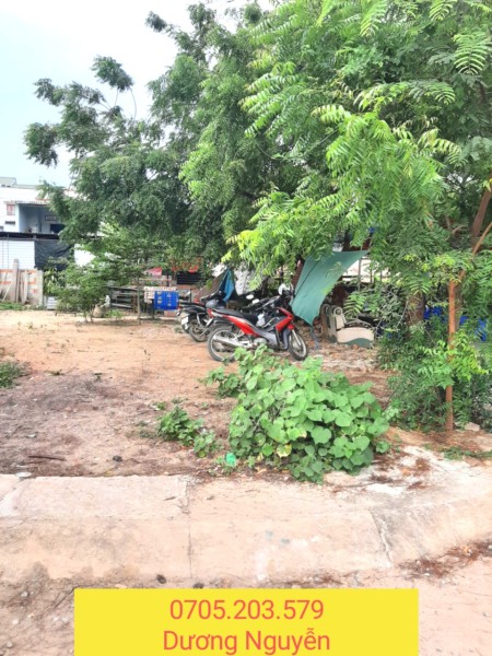 Cần bán nhanh lô góc 2 mặt tiền P. Kinh Dinh. Gần Hồ sinh thái Tấn Tài