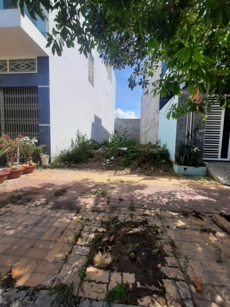 Đất ngay cổng tây chợ phước mỹ 93m2 thổ cư đường nhựa Phùng Khắc Khoan.