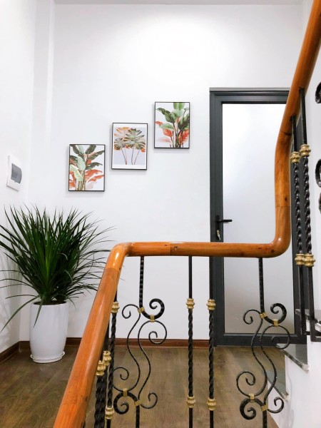 Nhà vị trí siêu đẹp phố Khương Hạ Thanh Xuân, nở hậu, nội thất mới tặng lại dt 33m2
