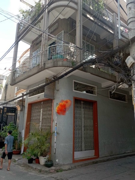 Bán nhà 2 mặt tiền gần chợ Bà Hoa, đường xe ôtô chạy, đường thông đi nhiều hướng
