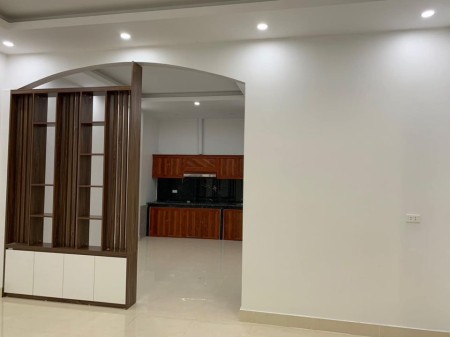Nhà hiếm Lê Hồng Phong, Ba Đình DTSD 50m² x 5 tầng, giá chỉ 16 tỷ đồng
