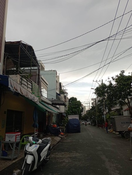 Bán nhà 4 tầng mặt tiền đường Tây Sơn dt 56m2, giá chỉ 6.8 tỷ, thương lượng