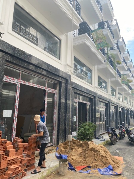 Nhà Phố mặt tiền đường Hà Huy Giáp giá đầu tư, sổ sẵn, liên hệ 0339794185