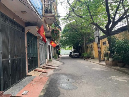 Nhà Hoàng Mai hiếm cần bán luôn giá mềm đúc 4 tầng, liên hệ 0973973562