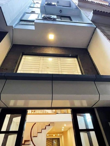 Bán nhà dân xây Tư Đình Long Biên gần Aeon Mall dt 45m2 5 tầng nhỉnh 3 tỷ lh 0988357623