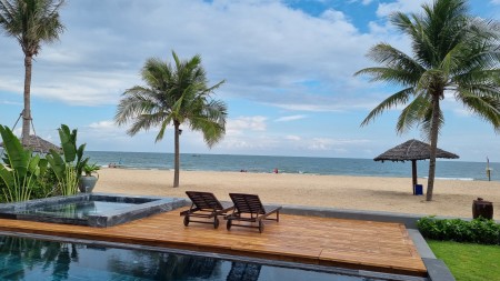 Cần sang lại villa mặt tiền biển Sanctuary Hồ Tràm 580m2 cực hiếm, nhận nhà ngay, căn góc view đẹp