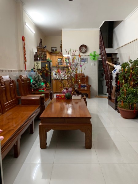 Bán nhà đường C1 khu vực đông đúc, yên tĩnh, dân trí cao, tiện ích đủ