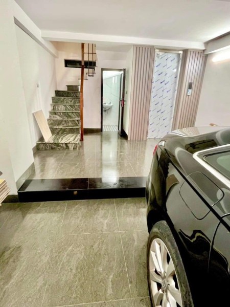 Bán nhà cạnh Hồ Hoàng Cầu, G63 vào tận nhà, diện tích 50m², giá 15 tỷ đồng