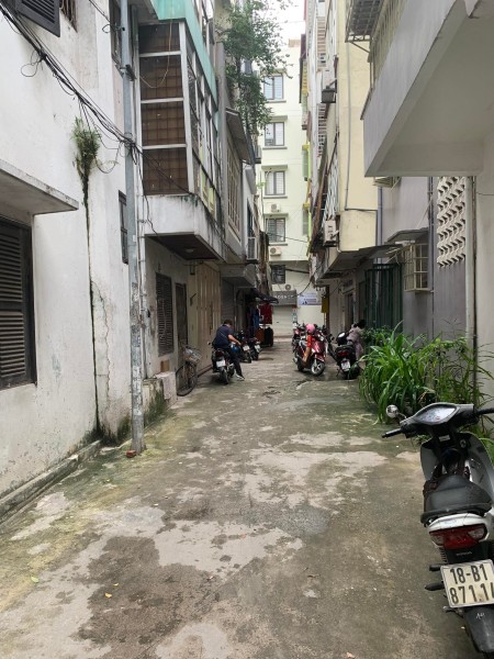 Bán nhà Yên Lãng, siêu đẹp ở ngay, nhà rộng 36m², giá 4,65 tỷ khu an ninh