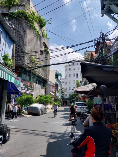 Biệt thự Phường 13, Tân Bình, Hẻm xe hơi Đồng Xoài, gần 200m2 khu dân trí cao