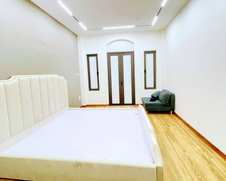 Cần bán nhà Kim Giang, Thanh Xuân, 27m, ngõ 3 gác tránh, giá chỉ 3,4 tỷ.