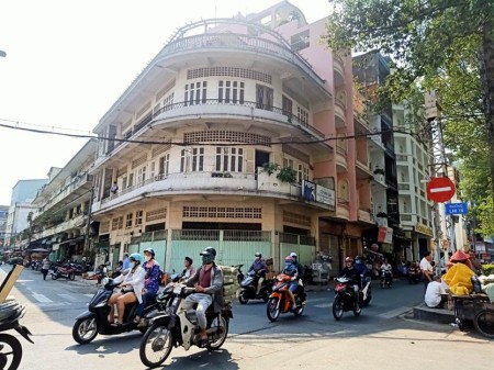 Bán nhà 2 Mặt tiền tuyến sầm uất, Dương Bá Trạc, phường 1, Quận 8- cách Quận 1 500met