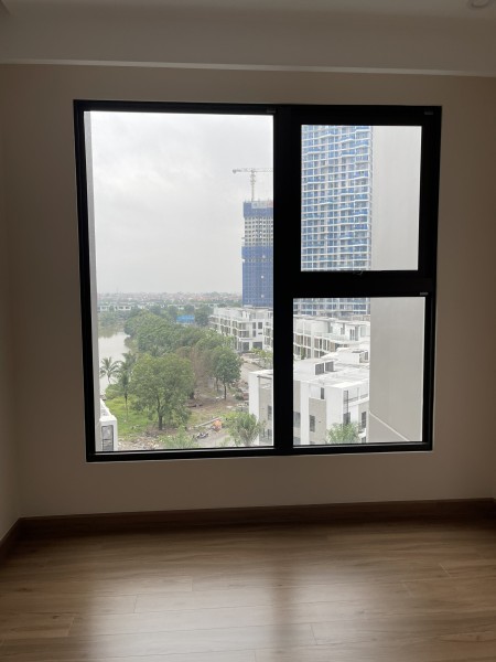 Chính chủ bán căn hộ 2 ngủ 2 mặt trước tòa S1 skyoasis giá 2.59 tỉ bao phí Lh 0961694919
