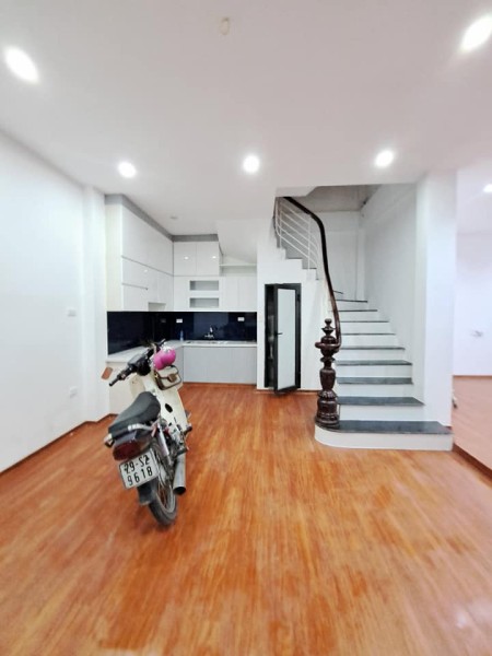 Bán nhà Phú Đô, mặt tiền siêu khủng, diện tích sử dụng 50m2, giá 5,2 tỷ