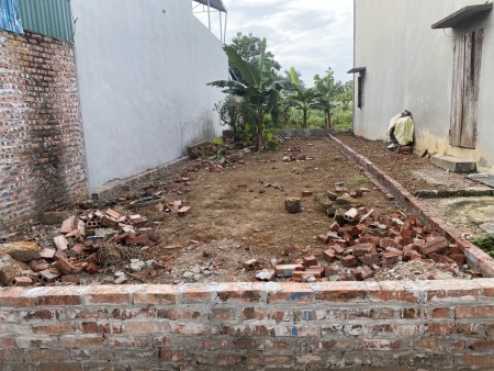Bán nhanh lô đất Thôn 1 Tân Xã. Diện tích 78m vuông vắn, Mặt tiền 5m, ngõ thông. Ô tô tránh nhau