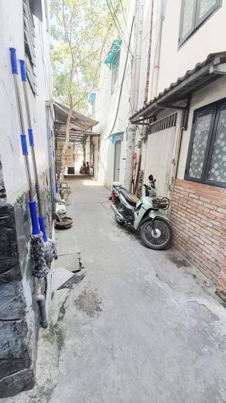 10 bước ra mặt tiền đối diện công viên Hoàng Văn Thụ, nhà đẹp 3 tầng đúc một đời chủ