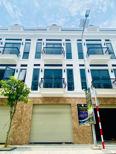 Nhà phố thương mại mặt tiền đường kinh doanh buôn bán sầm uất