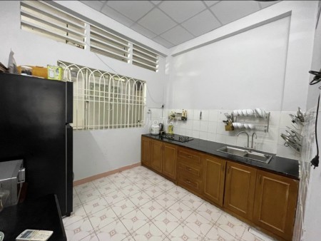 Bán căn hộ tầng 5 c/c Phạm Văn Đồng Bình Thạnh lh 0985807808