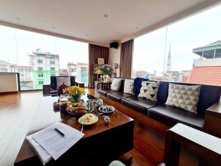 Bán nhà lô góc mặt phố Long Biên vỉa hè rộng kinh doanh sầm uất, giá tốt