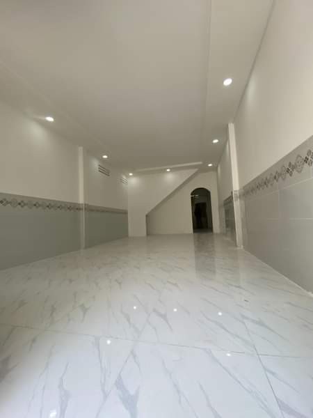 Bán gấp nhà ngang 4.2m, nở hậu giá nhỉnh 4 tỷ, thương lượng
